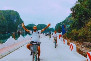 Lan Ha bay - Viet Hai village (B, L, D)